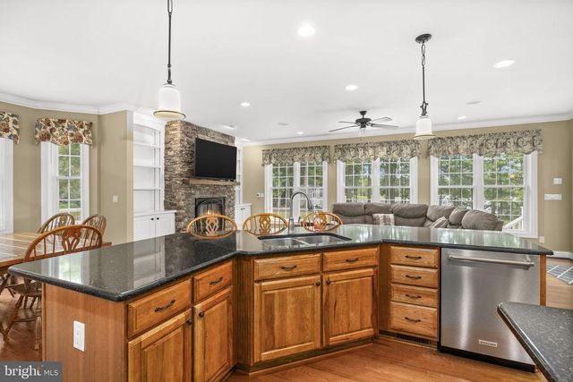 126 VILLAGE DR, Bumpass, VA 23024