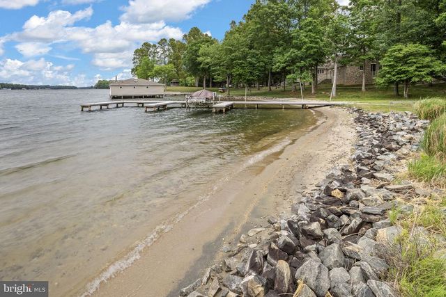 126 VILLAGE DR, Bumpass, VA 23024
