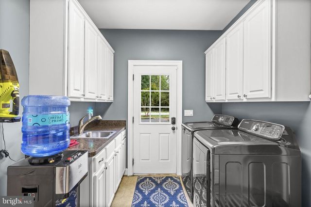 126 VILLAGE DR, Bumpass, VA 23024