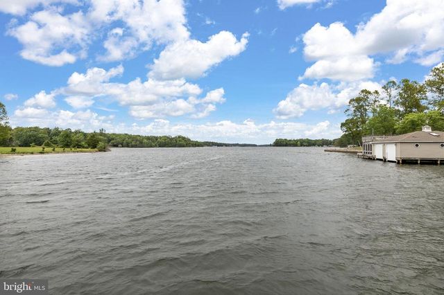 126 VILLAGE DR, Bumpass, VA 23024