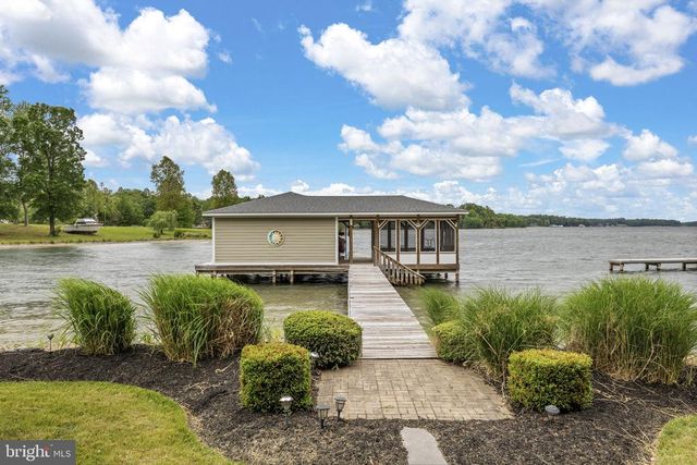 126 VILLAGE DR, Bumpass, VA 23024