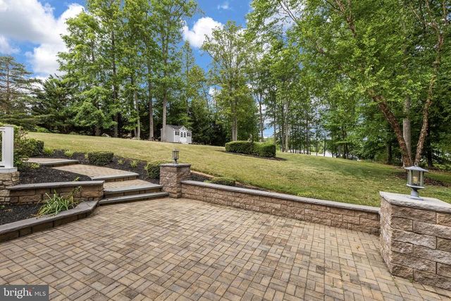 126 VILLAGE DR, Bumpass, VA 23024