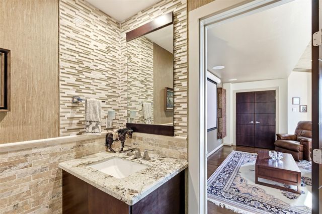 3350 Mccue Road 2402, Houston, TX 77056