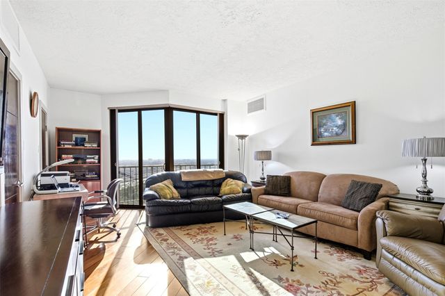 3350 Mccue Road 2402, Houston, TX 77056