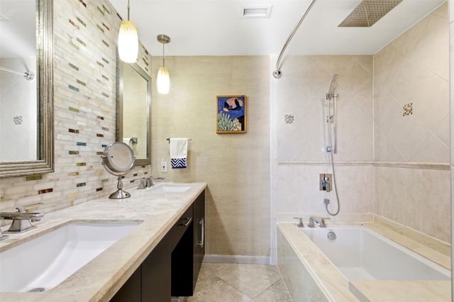 3350 Mccue Road 2402, Houston, TX 77056