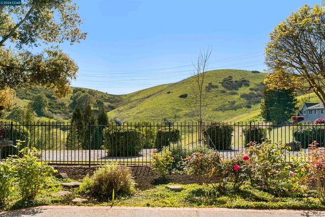 360 S Eagle Nest Lane, Danville, CA 94506