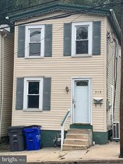 319 GRANT ST, Pottstown, PA 19464