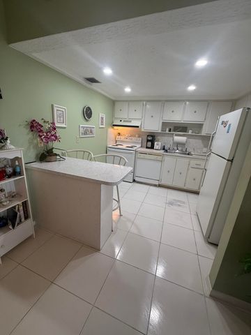 407 GREENBRIER A, West Palm Beach, FL 33417