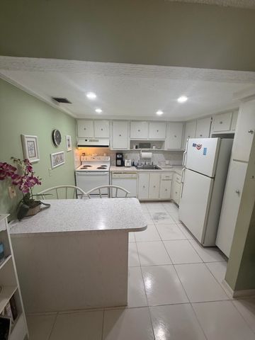 407 GREENBRIER A, West Palm Beach, FL 33417