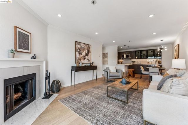 389 Belmont Street 411, Oakland, CA 94610