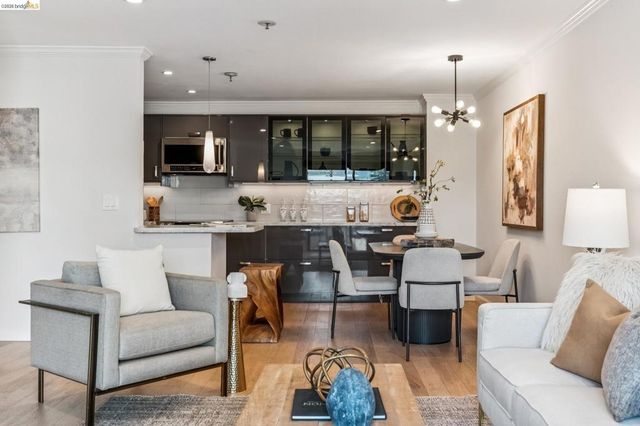 389 Belmont Street 411, Oakland, CA 94610