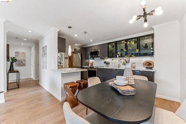 389 Belmont Street 411, Oakland, CA 94610