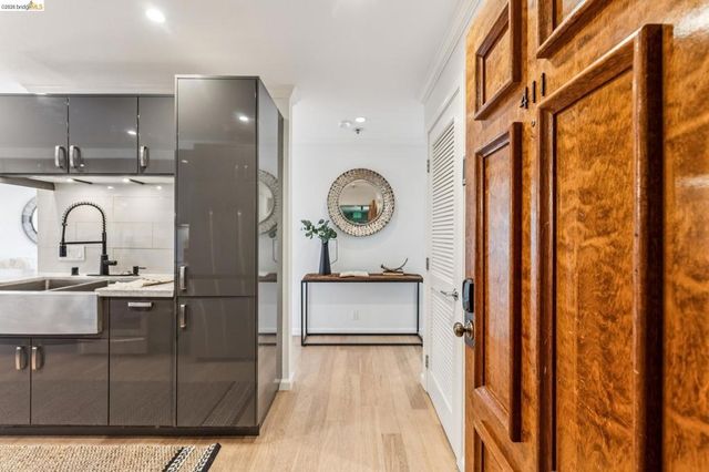 389 Belmont Street 411, Oakland, CA 94610