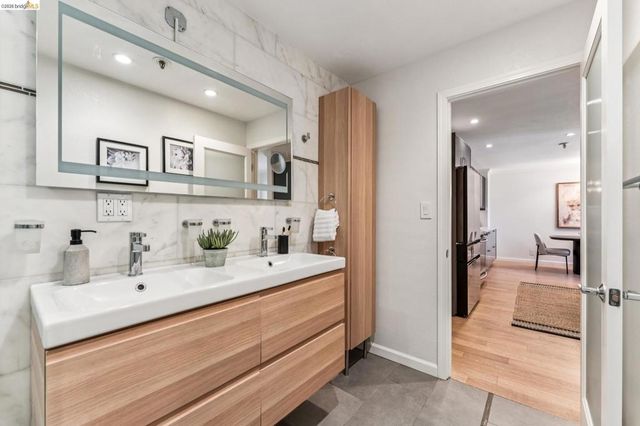 389 Belmont Street 411, Oakland, CA 94610