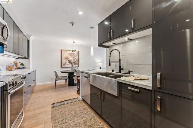 389 Belmont Street 411, Oakland, CA 94610