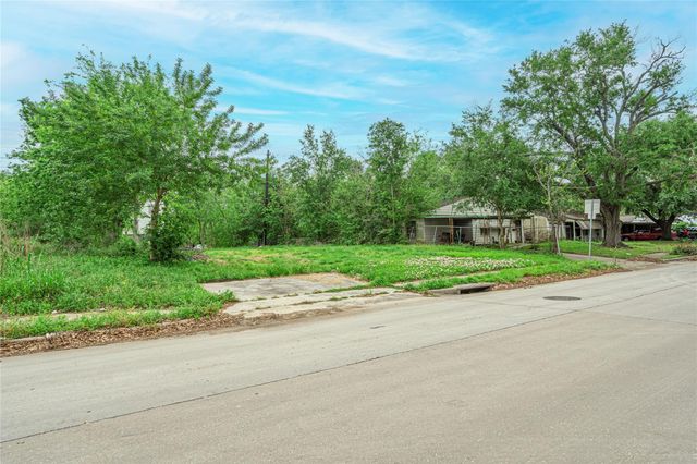 6031 Beekman Road, Houston, TX 77021