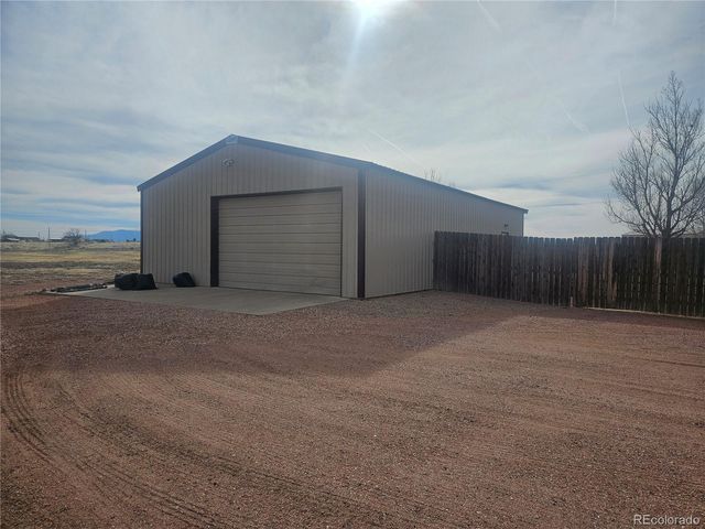 1408 E Kiva Drive, Pueblo, CO 81007
