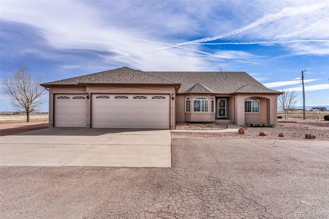 1408 E Kiva Drive, Pueblo, CO 81007