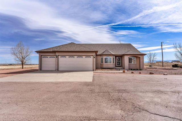 1408 E Kiva Drive, Pueblo, CO 81007