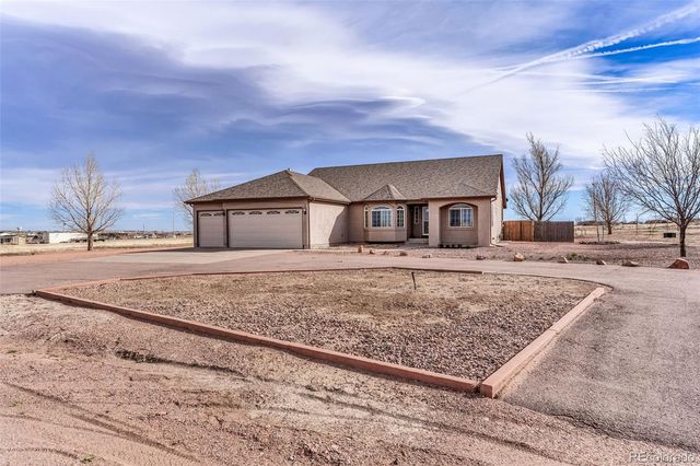 1408 E Kiva Drive, Pueblo, CO 81007