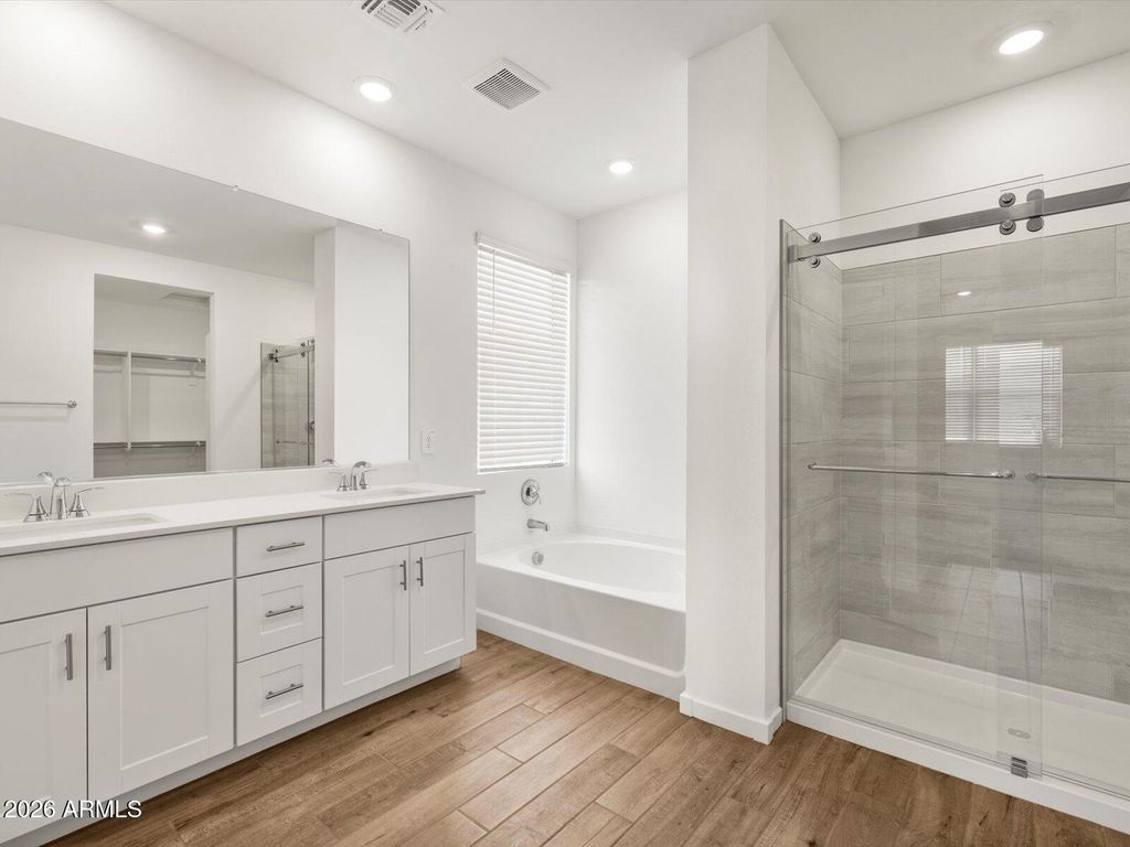 15662 W HONEYSUCKLE Drive, Surprise, AZ 85387 — exterior