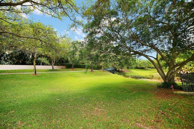 6943 Giralda Circle, Boca Raton, FL 33433