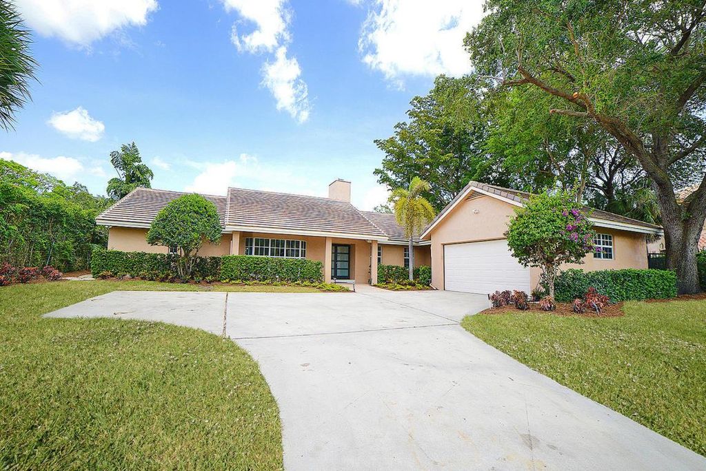 6943 Giralda Circle, Boca Raton, FL 33433