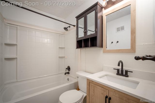2347 Pauline Drive, Waterford Charter Township, MI 48329