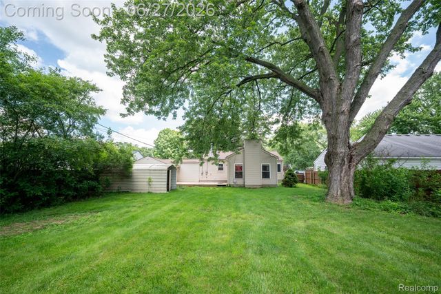 2347 Pauline Drive, Waterford Charter Township, MI 48329