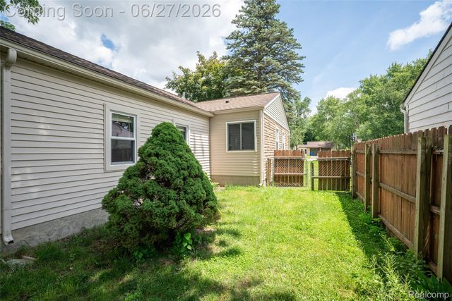 2347 Pauline Drive, Waterford Charter Township, MI 48329