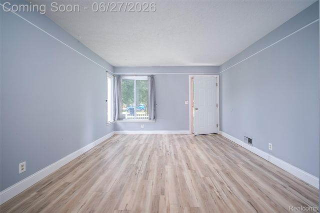 2347 Pauline Drive, Waterford Charter Township, MI 48329
