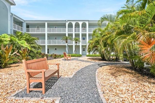 1706 BELLEAIR FOREST DRIVE 136, Clearwater, FL 33756