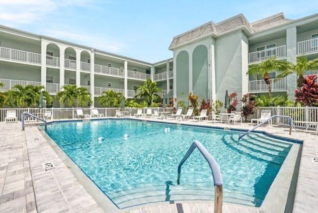 1706 BELLEAIR FOREST DRIVE 136, Clearwater, FL 33756