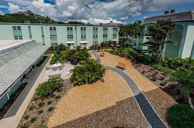 1706 BELLEAIR FOREST DRIVE 136, Clearwater, FL 33756