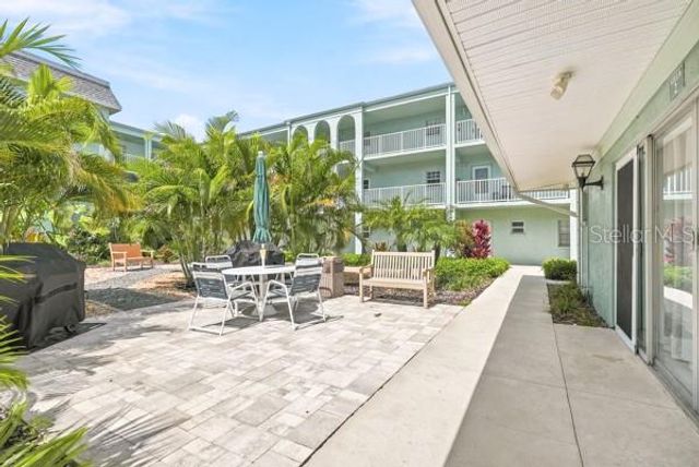 1706 BELLEAIR FOREST DRIVE 136, Clearwater, FL 33756