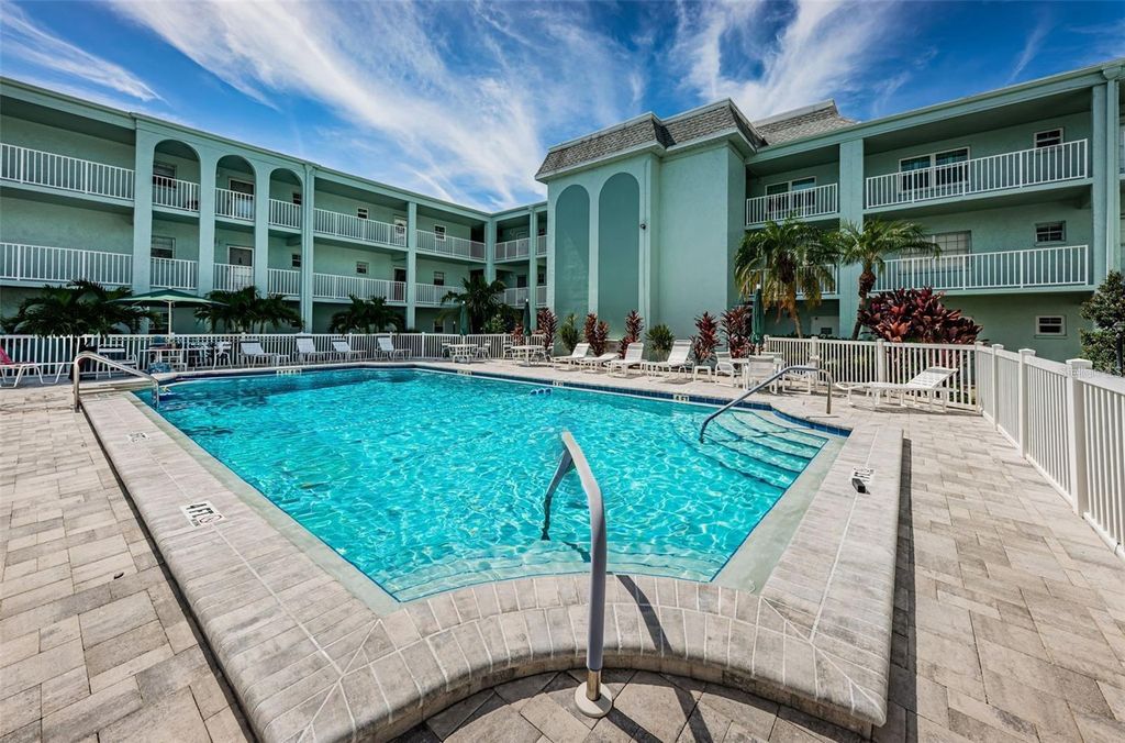 1706 BELLEAIR FOREST DRIVE 136, Clearwater, FL 33756
