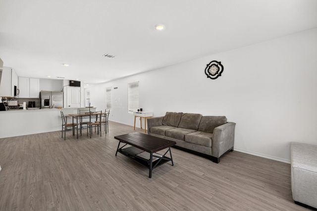 17801 Dockery DR, Elgin, TX 78621
