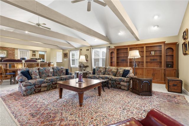 136 W Swissvale Ave, Regent Square, PA 15218