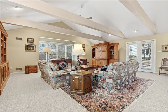 136 W Swissvale Ave, Regent Square, PA 15218