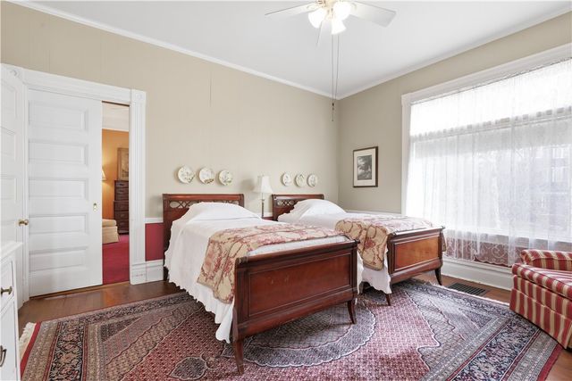 136 W Swissvale Ave, Regent Square, PA 15218