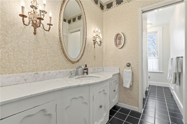 136 W Swissvale Ave, Regent Square, PA 15218
