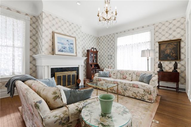 136 W Swissvale Ave, Regent Square, PA 15218