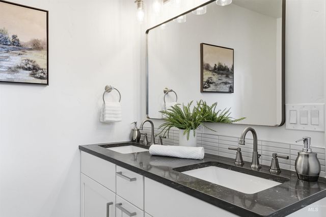 9225 W Landmark St, Boise, ID 83704