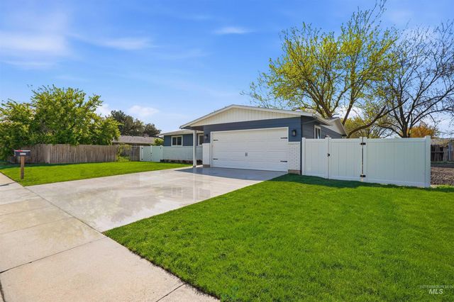 9225 W Landmark St, Boise, ID 83704