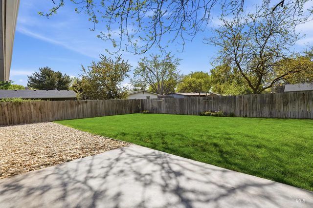 9225 W Landmark St, Boise, ID 83704