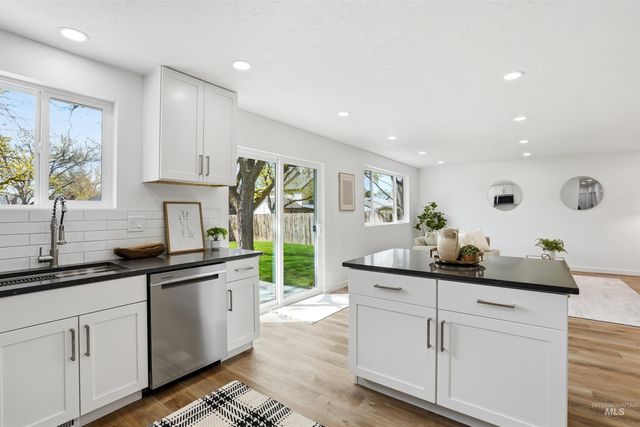 9225 W Landmark St, Boise, ID 83704