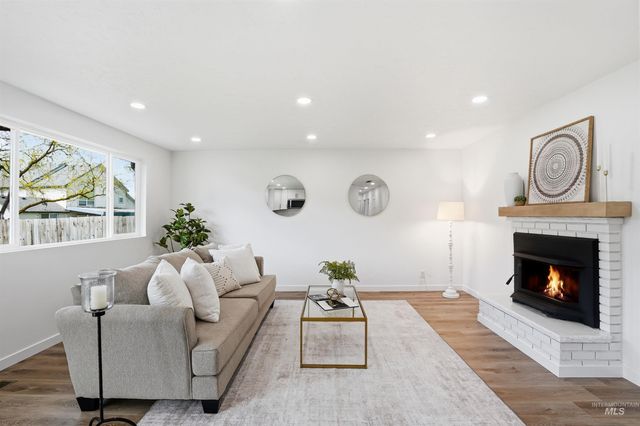 9225 W Landmark St, Boise, ID 83704