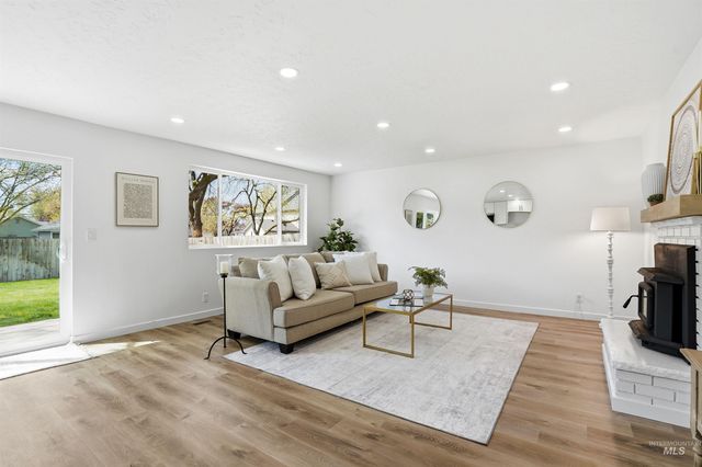 9225 W Landmark St, Boise, ID 83704