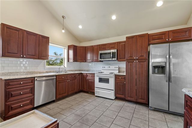 1365 Orchard Ave, New Kensington, PA 15068