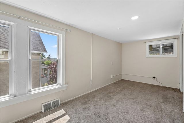 1365 Orchard Ave, New Kensington, PA 15068
